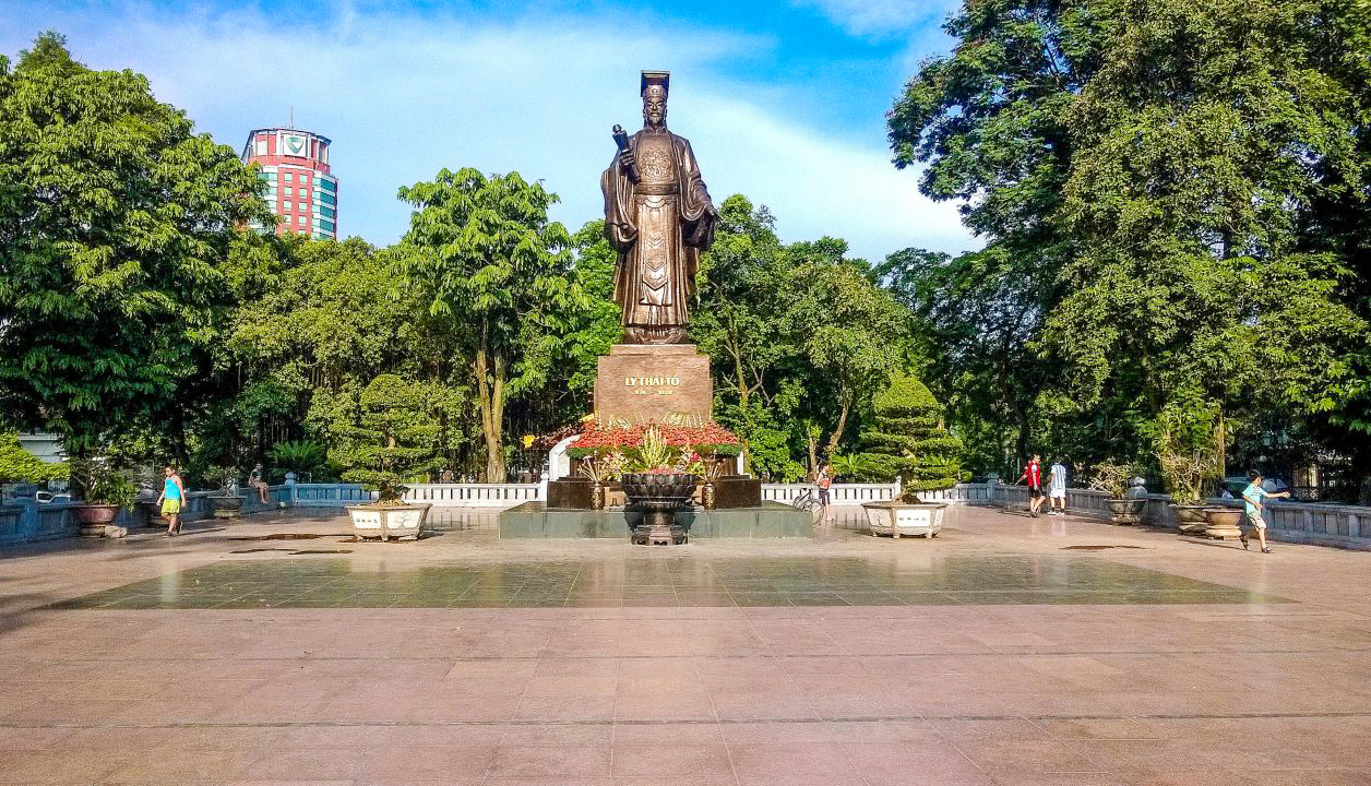 Plaza Jardín Ly Thai To