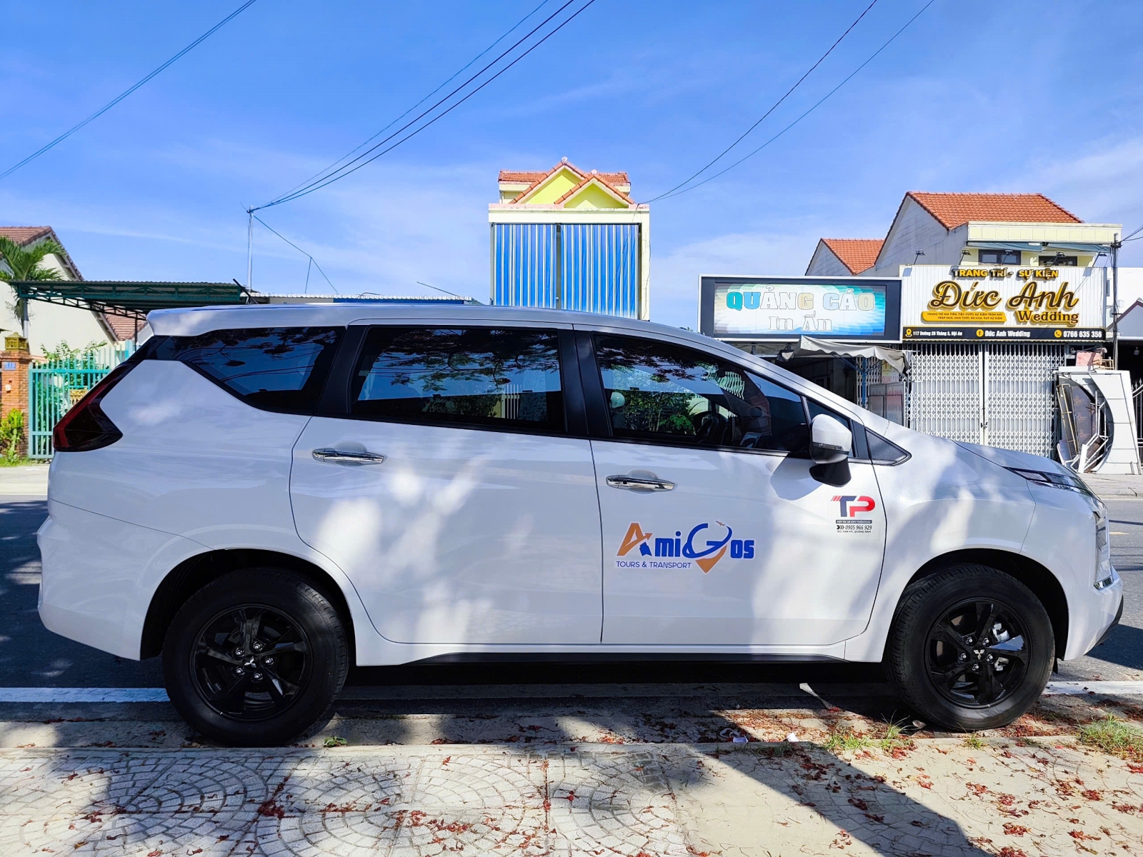 Amigos's car