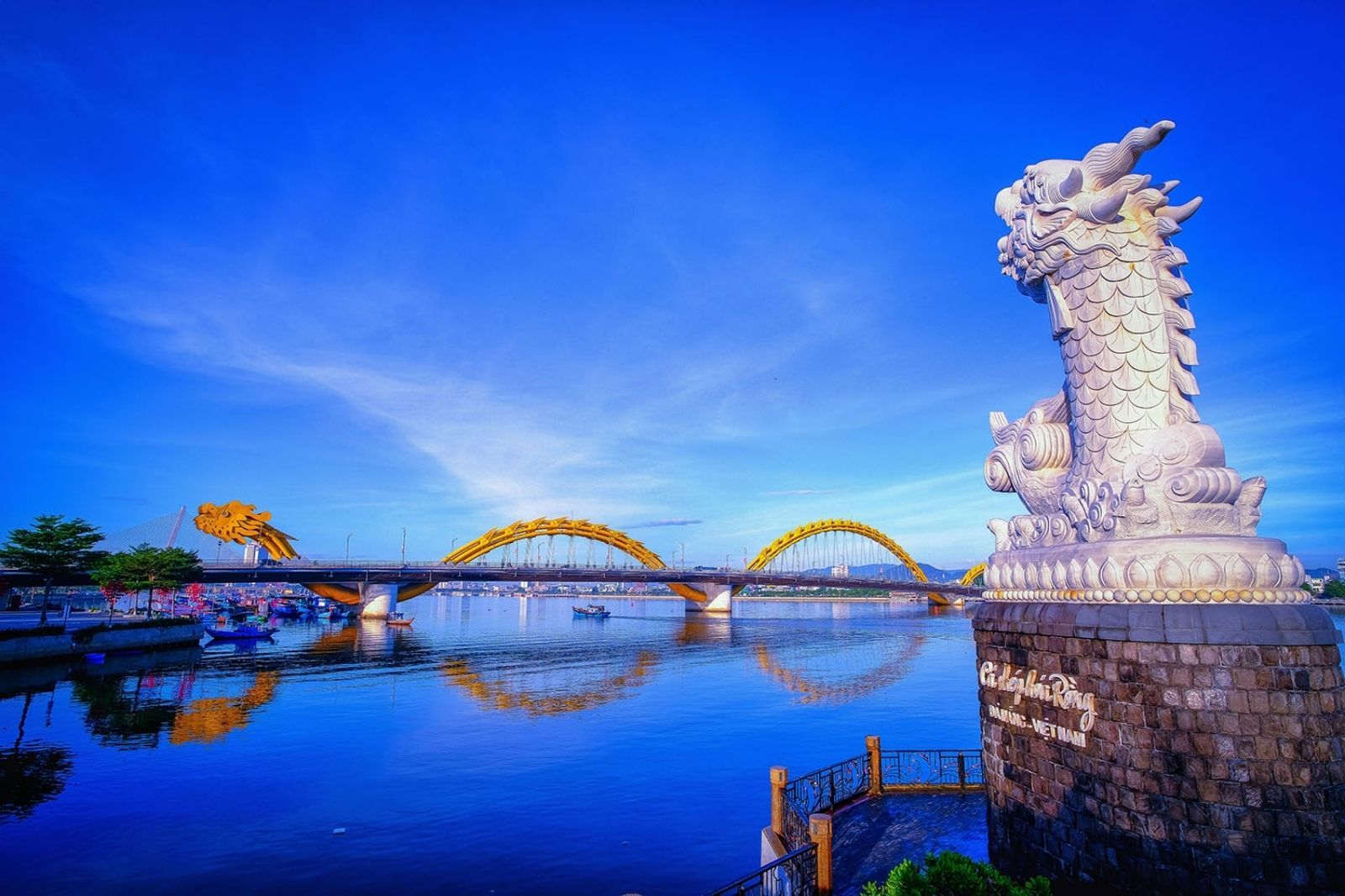 Puente dragón en Da Nang