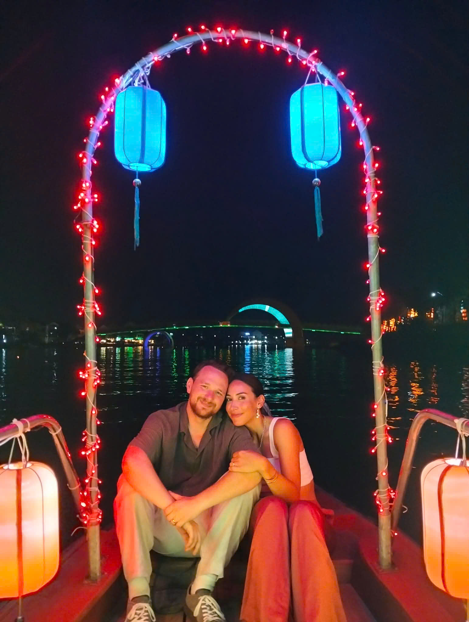 Paseo en barco con faroles por el río de Hoi An