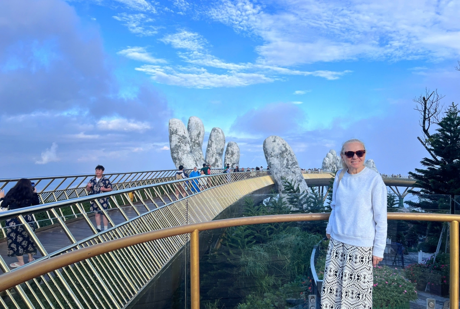Puente de manos doradas
