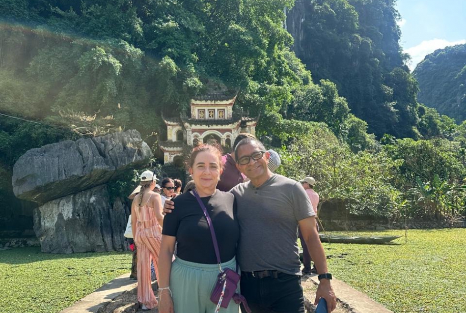 Excursión a Tam Coc y cueva Mua desde Ha Noi con Amigos Tours