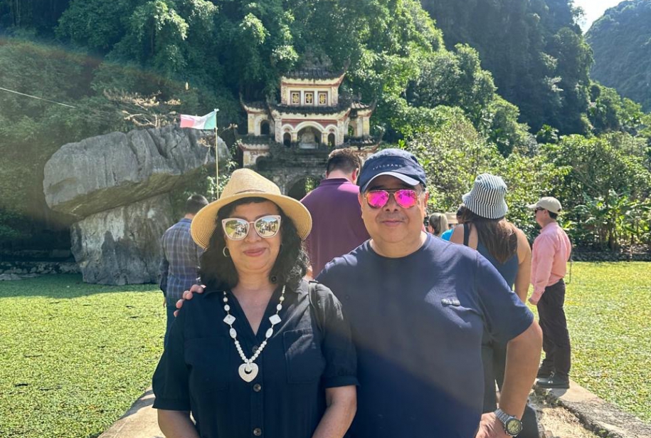 Excursión a Tam Coc y cueva Mua desde Ha Noi con Amigos Tours