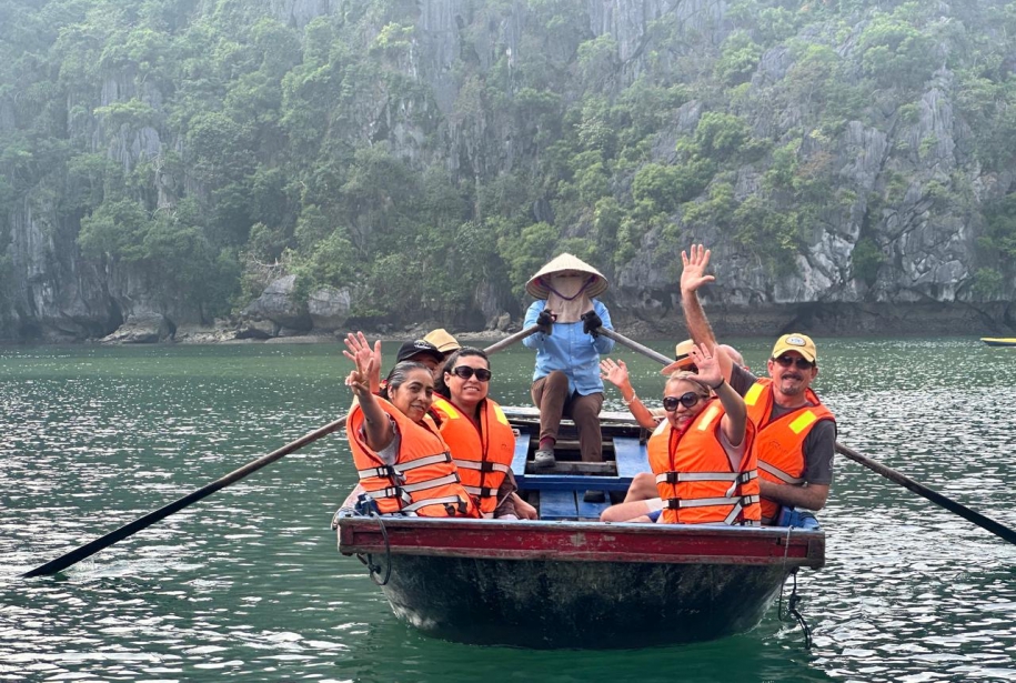 Excursión a Tam Coc y cueva Mua desde Ha Noi con Amigos Tours