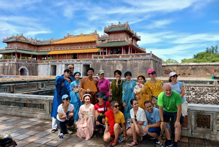 Hue – Da Nang – Hoi An incluyendo Puente de Manos Doradas en 2 diás