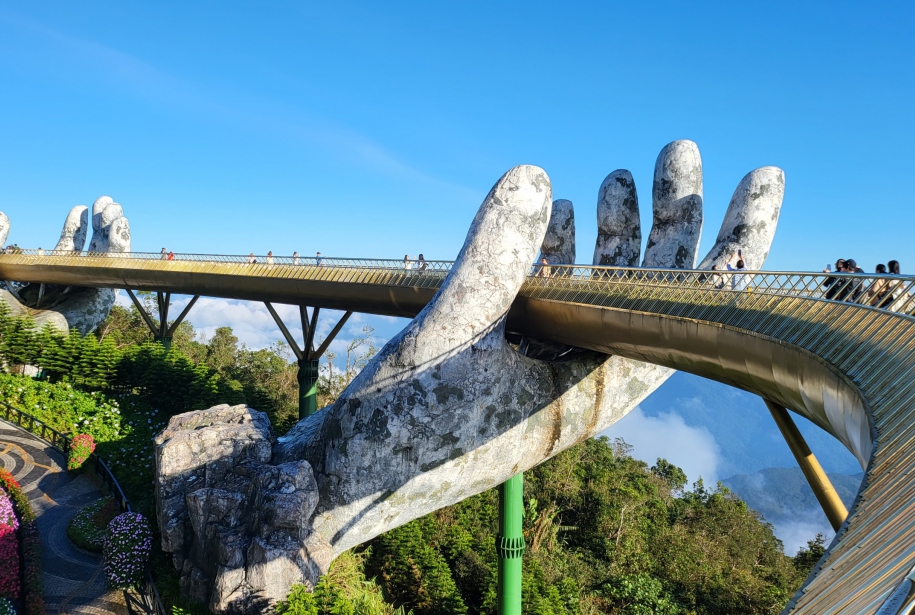 Ba Na Hills and Golden Bridge Tour