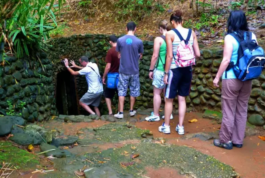 HUE – DMZ – PHONG NHA – HUE (2 days 1 night)