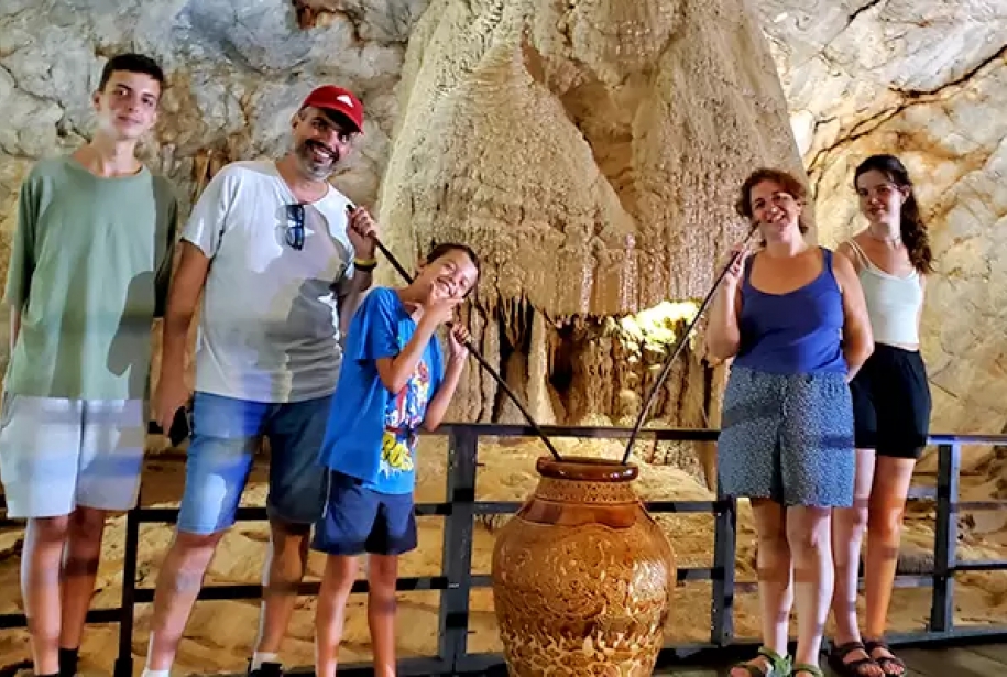 HUE – DMZ – PHONG NHA – HUE (2 days 1 night)