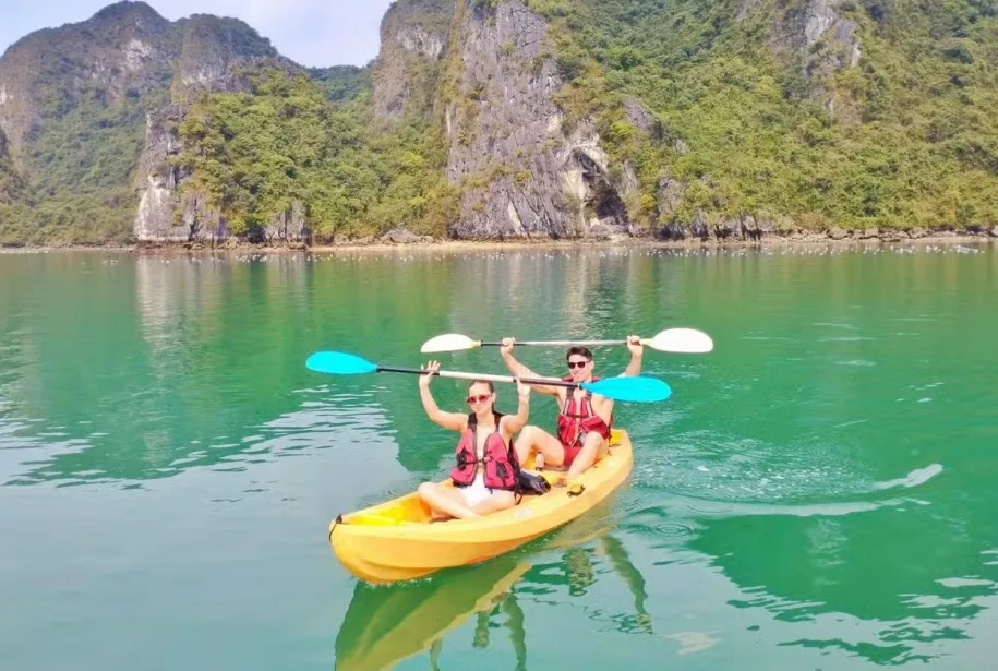 Food Tour and Ha Noi City Tour with Amigos Tours