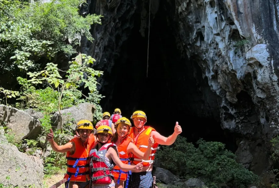 Food Tour and Ha Noi City Tour with Amigos Tours