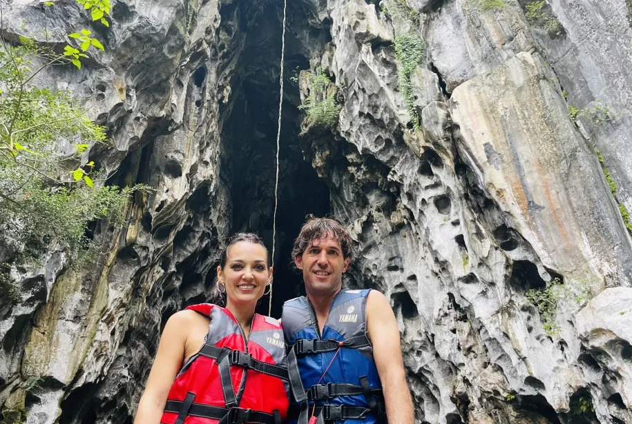 Excursion au Jardin Botanique et à la grotte Sombre
