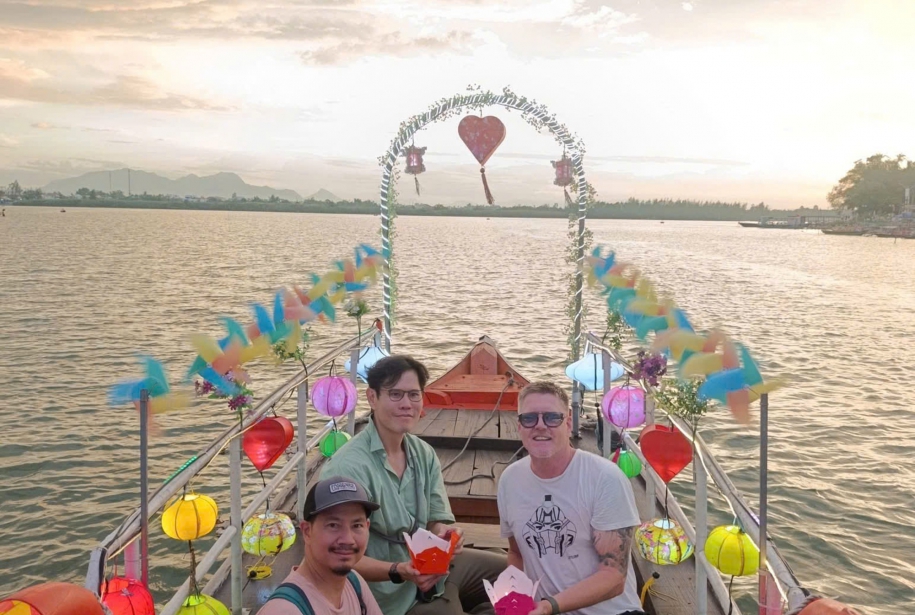Fiesta de Luces en Hoi An con Paseo en barco
