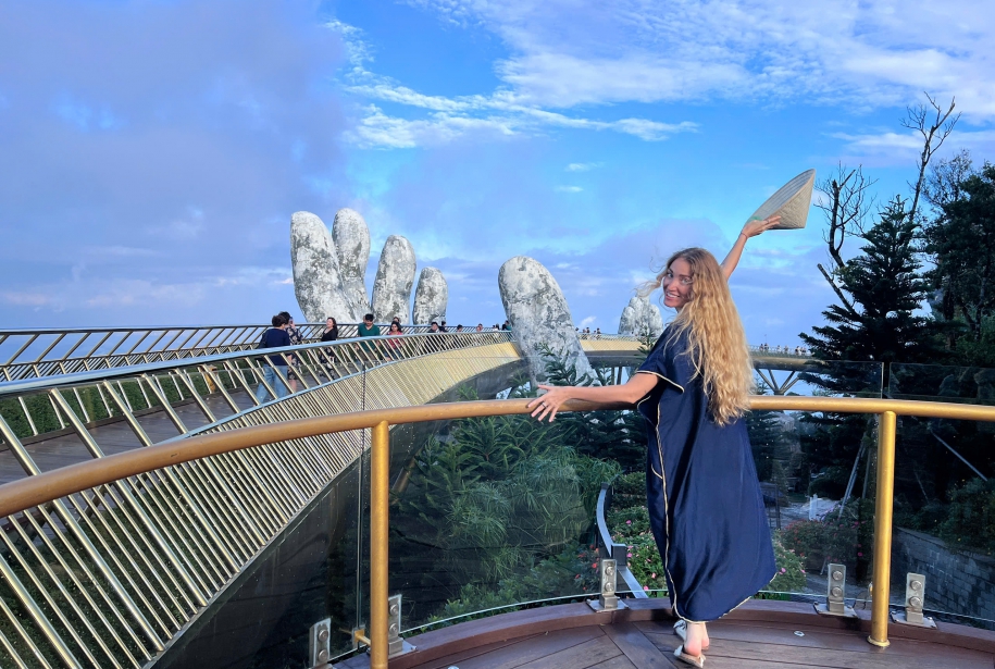 Puente de manos doradas